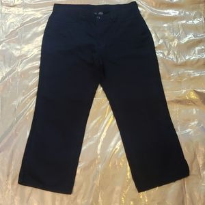 Xhilaration Women's Black Capri Pants Size 11